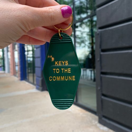 Keys to the Commune Motel Style Keychain in Green and Gold 3 641cd8c6 6b45 4a8f aef6 861745ea655e